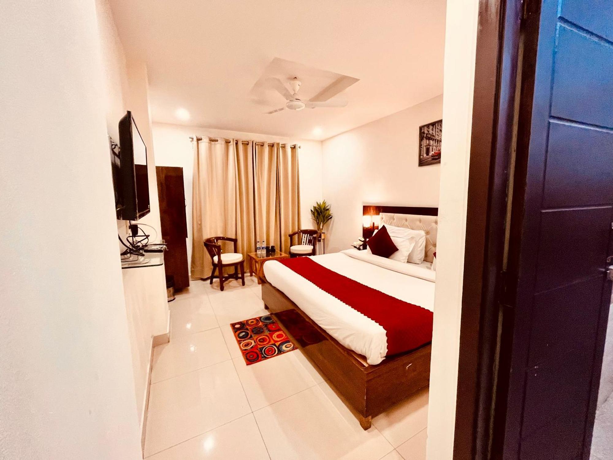 Sampat Royal Cafe Hotell Delhi  Exteriör bild