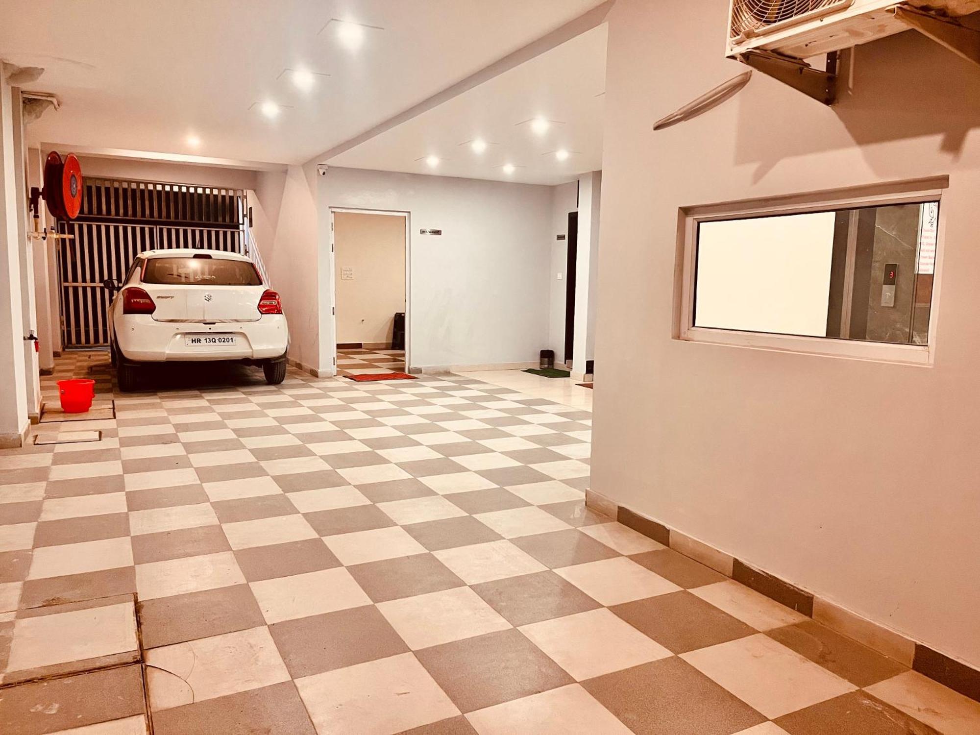 Sampat Royal Cafe Hotell Delhi  Exteriör bild